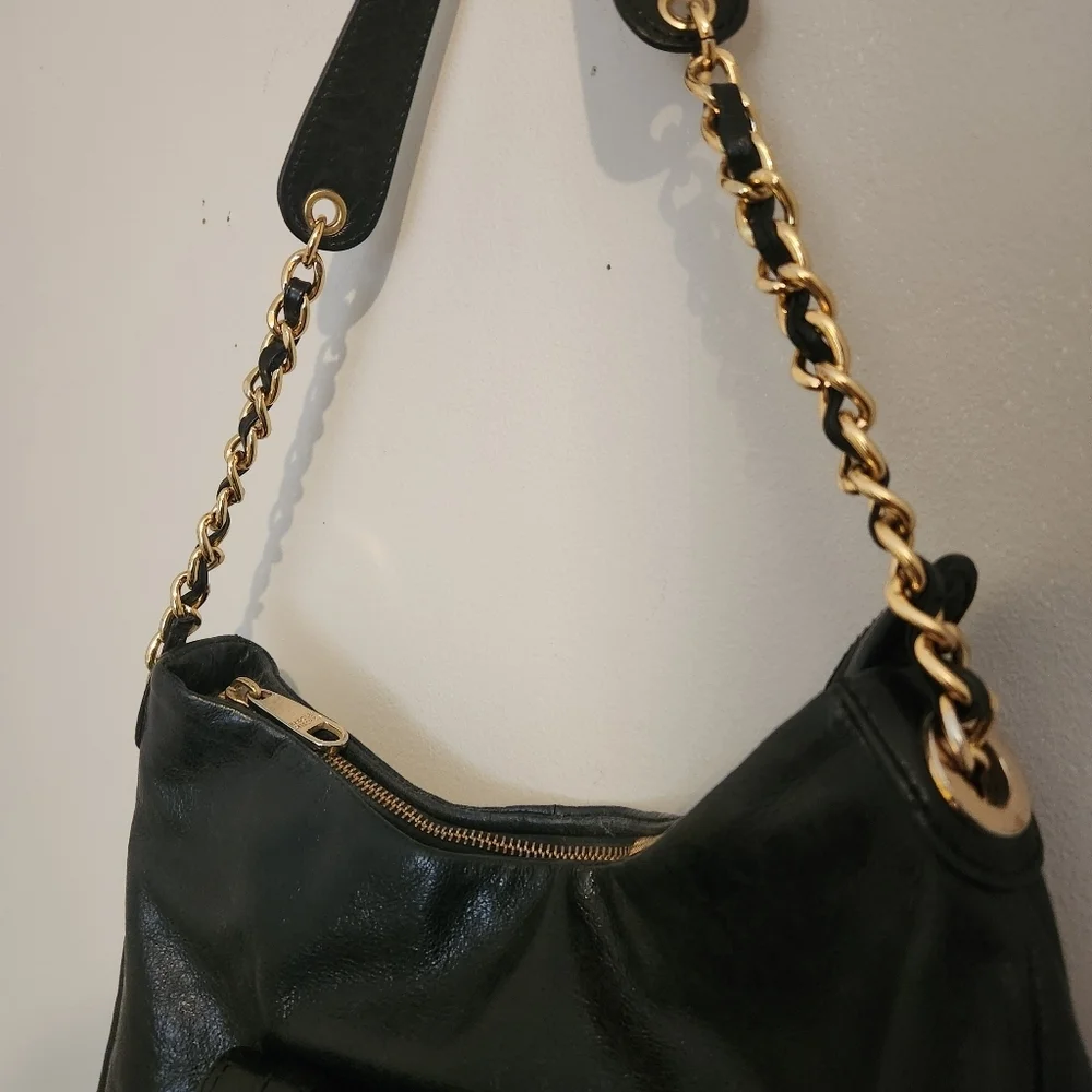 Badgley Mischka‎ Black Leather Shoulder Bag Gold Chain Strap & Hardware